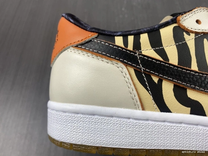 Rep 1 Tiger of OG Year Jordan Low the Air DH6932-100 0714